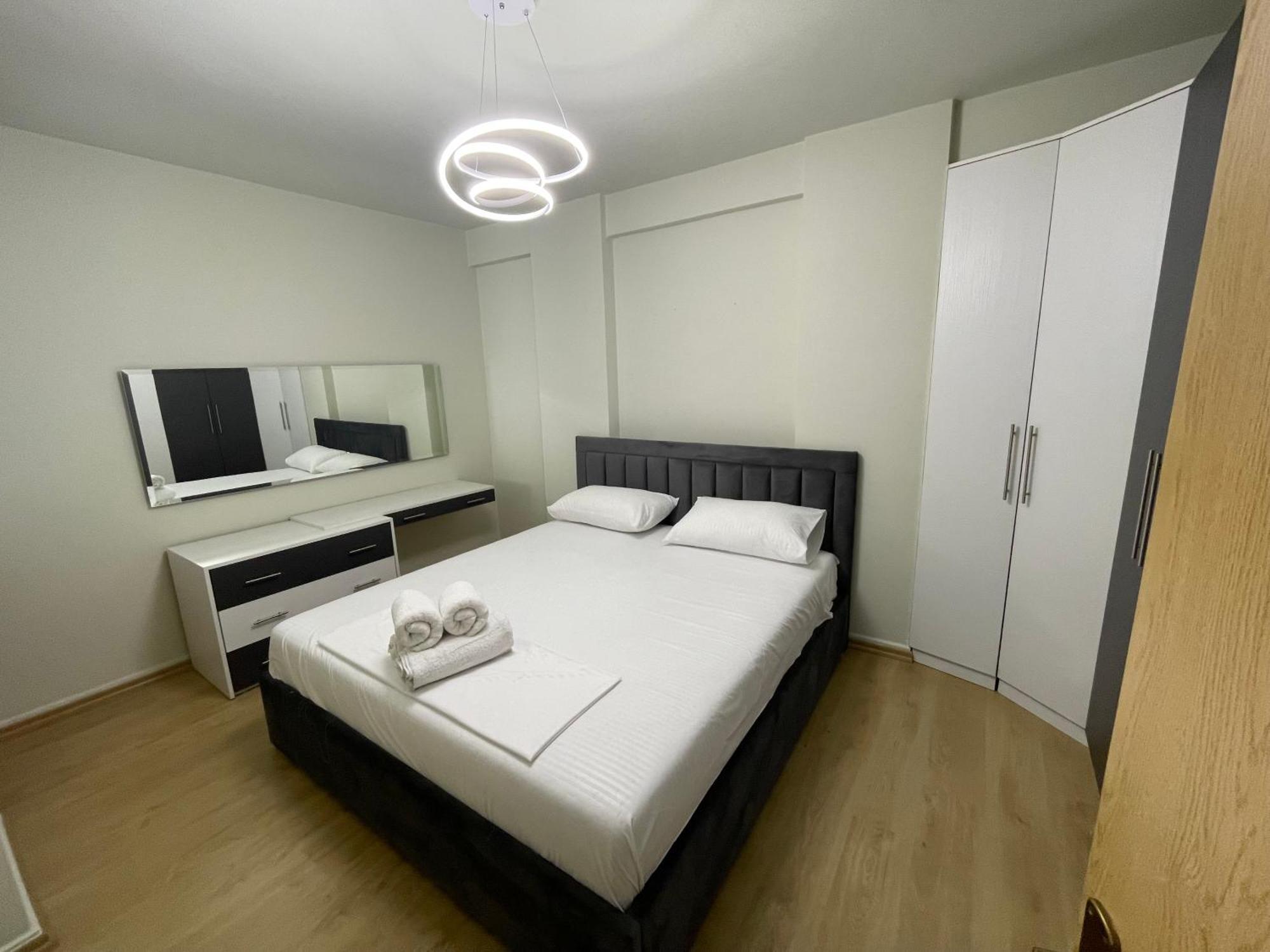 Edi'S Apartament Tirana Bagian luar foto
