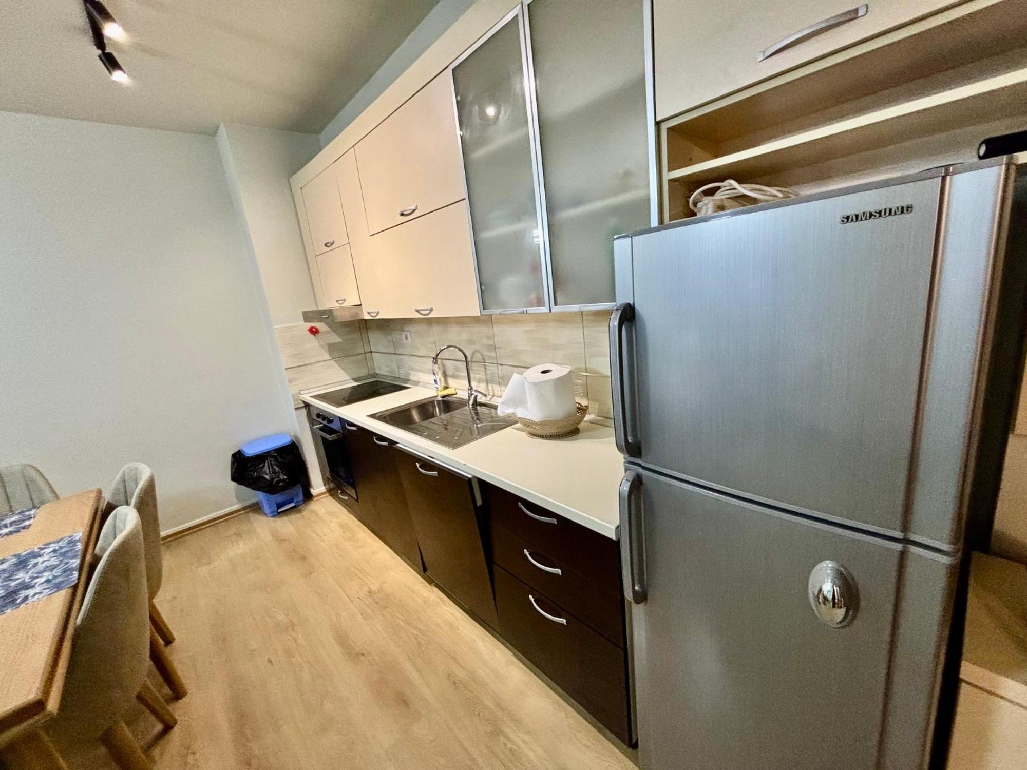 Edi'S Apartament Tirana Bagian luar foto