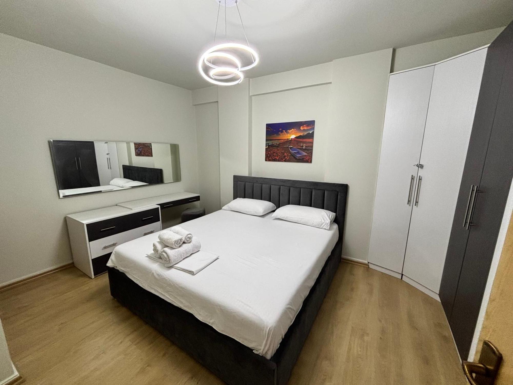 Edi'S Apartament Tirana Bagian luar foto
