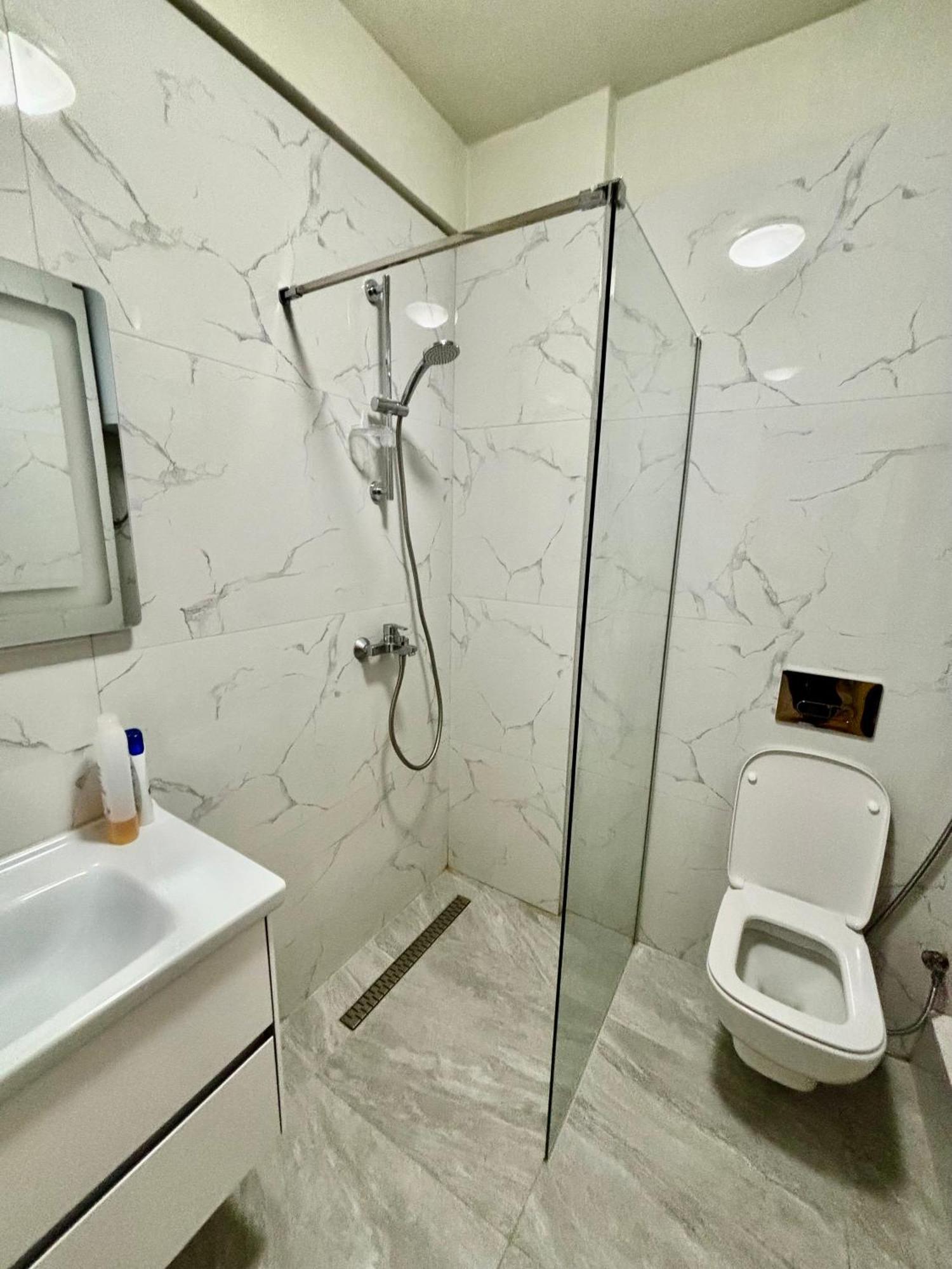 Edi'S Apartament Tirana Bagian luar foto