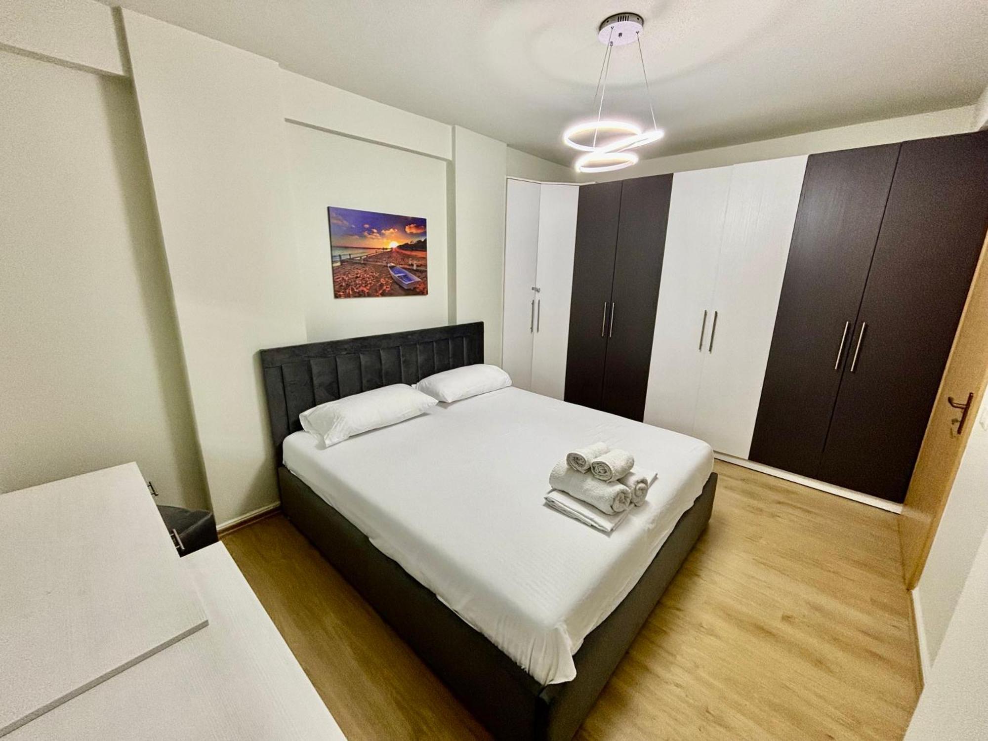 Edi'S Apartament Tirana Bagian luar foto
