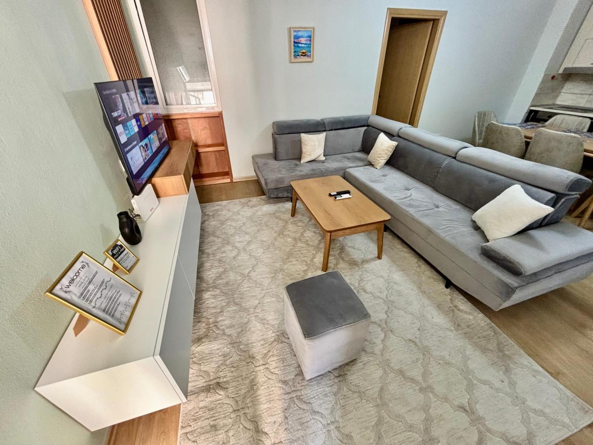 Edi'S Apartament Tirana Bagian luar foto