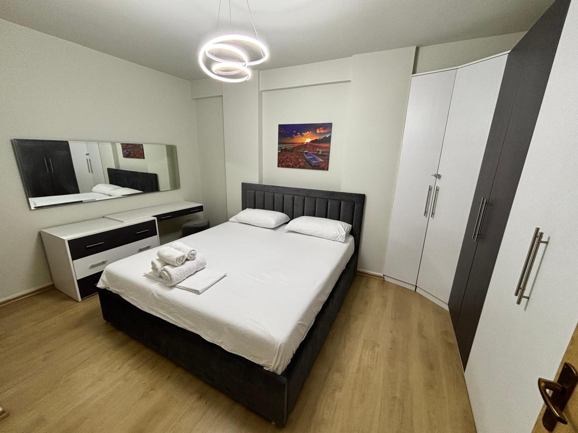 Edi'S Apartament Tirana Bagian luar foto