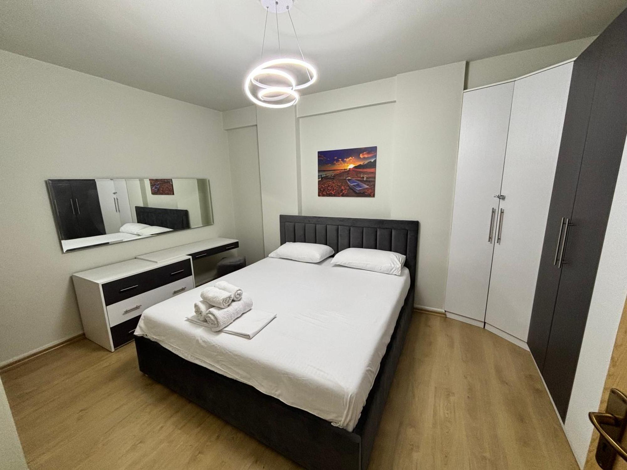 Edi'S Apartament Tirana Bagian luar foto