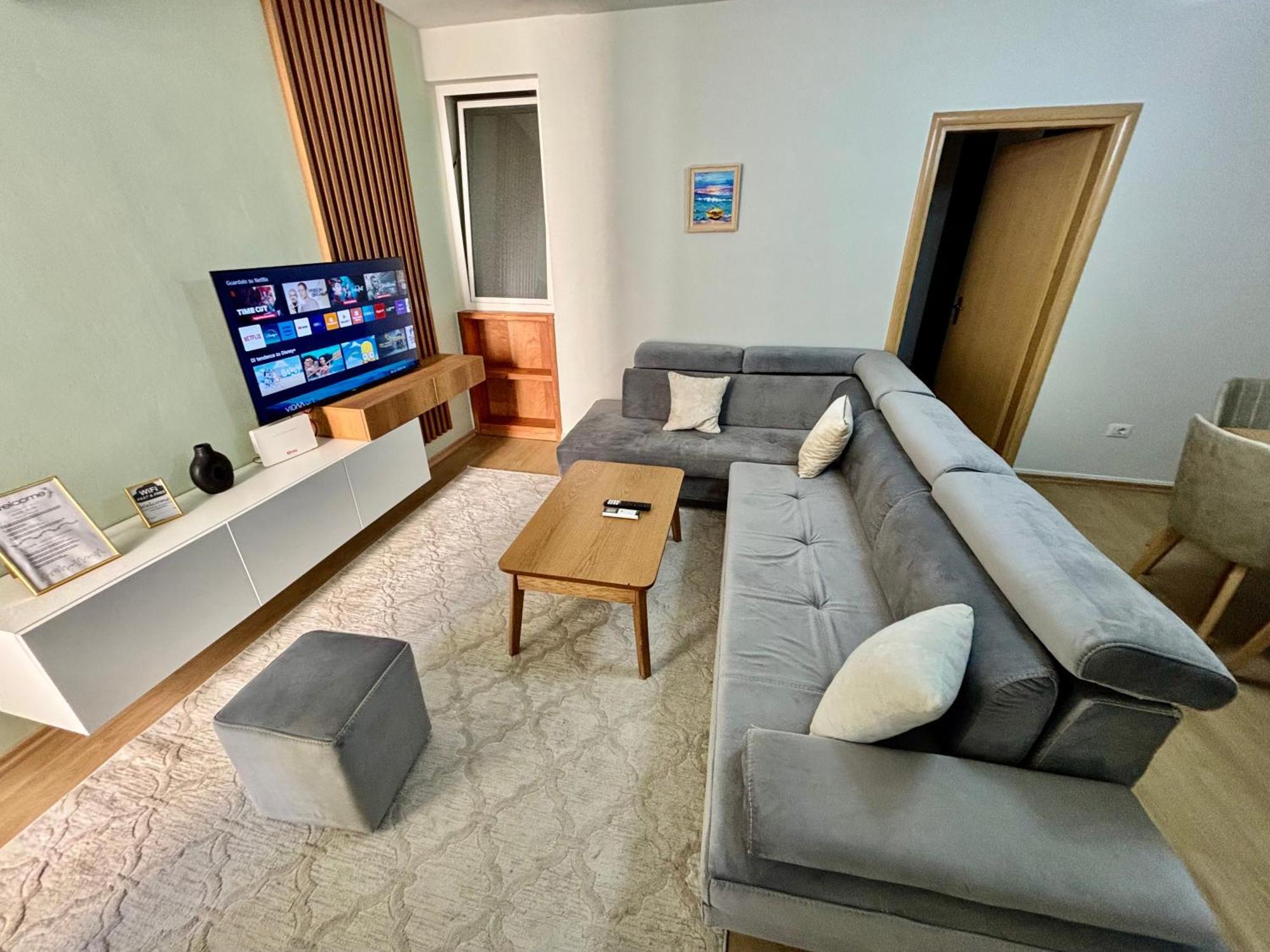 Edi'S Apartament Tirana Bagian luar foto