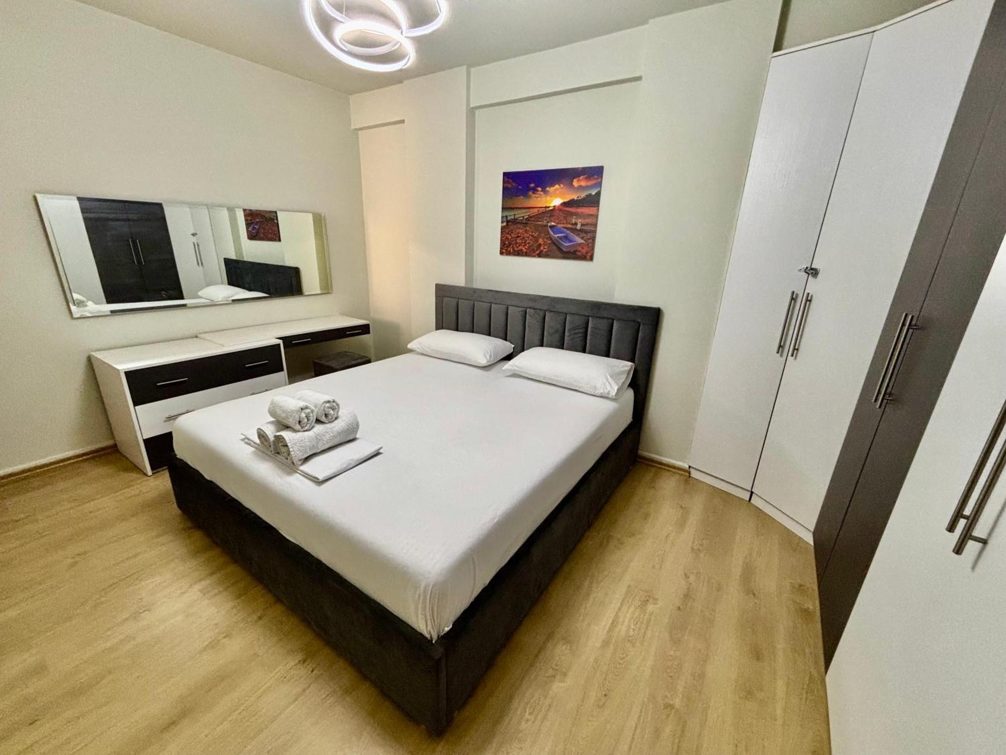 Edi'S Apartament Tirana Bagian luar foto