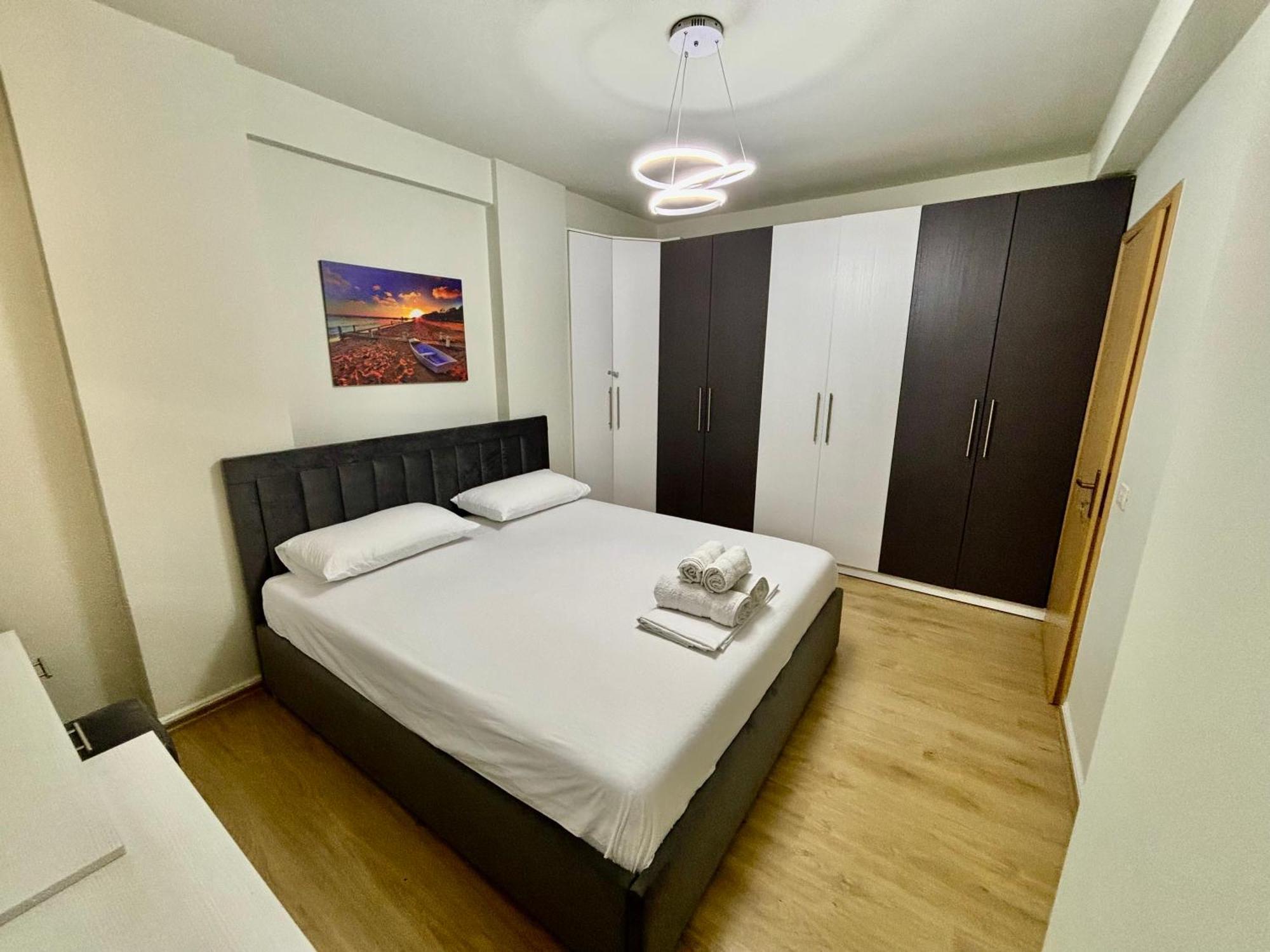 Edi'S Apartament Tirana Bagian luar foto