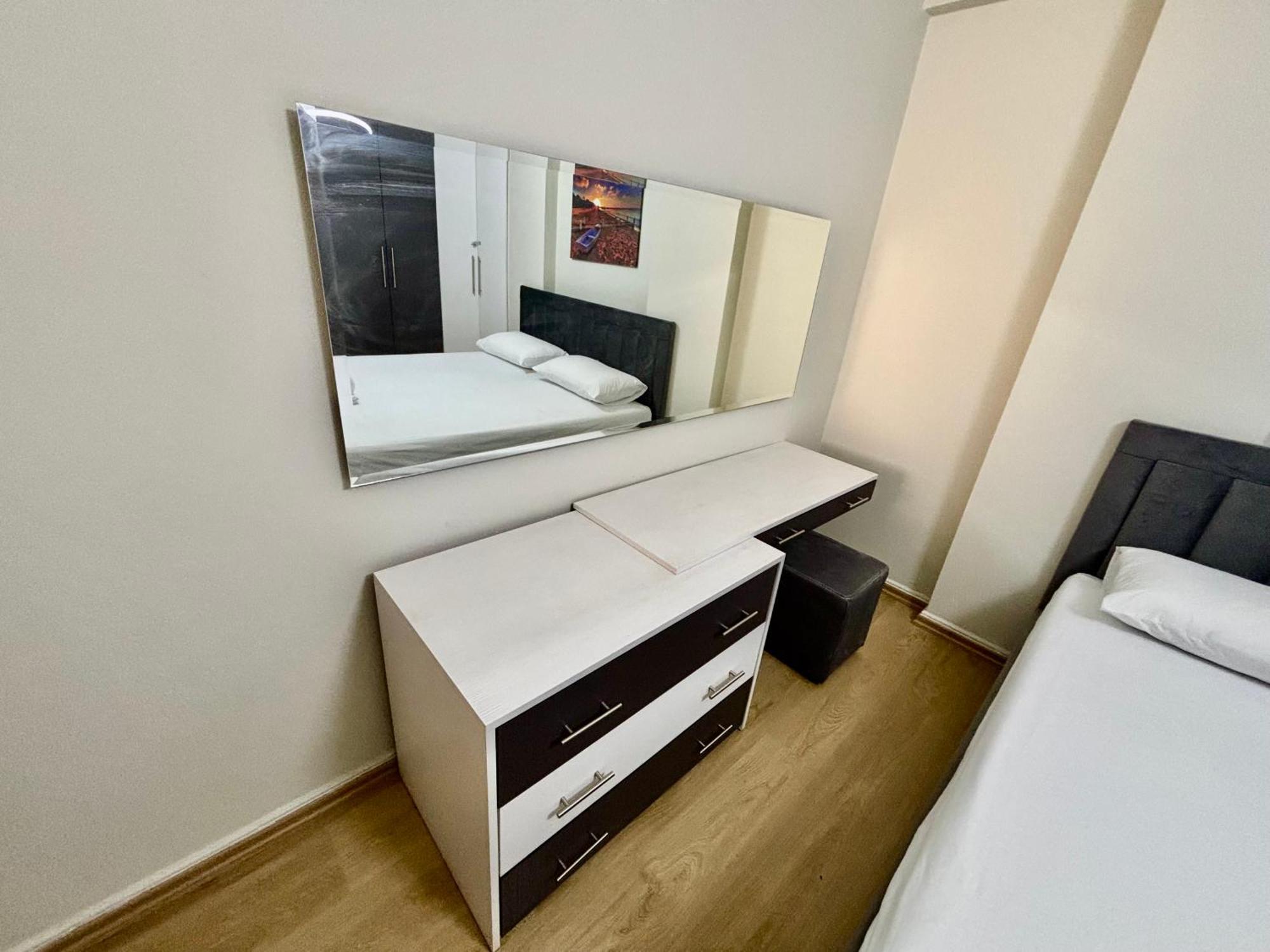 Edi'S Apartament Tirana Bagian luar foto