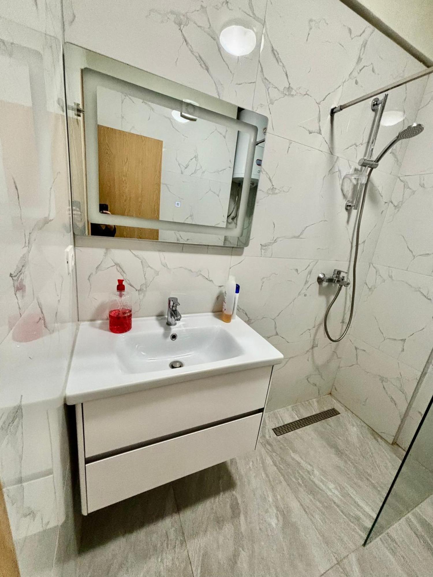 Edi'S Apartament Tirana Bagian luar foto